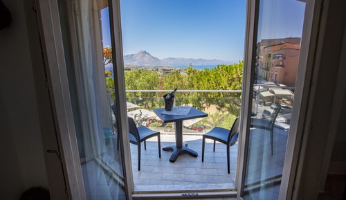 Habitación cuádruple panorámica, balcón, vistas al mar