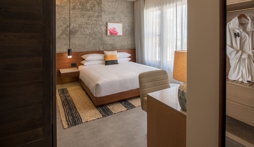 Habitación, 1 cama de matrimonio grande, no fumadores (Mobility/Hearing Access, Roll-in Shwr)