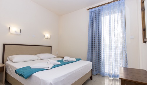 Apartamento, 2 habitaciones, vistas al jardín, planta baja