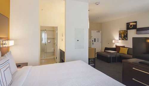 Estudio, 1 cama de matrimonio grande con sofá cama