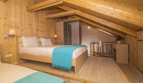 Suite Deluxe (Village View)
