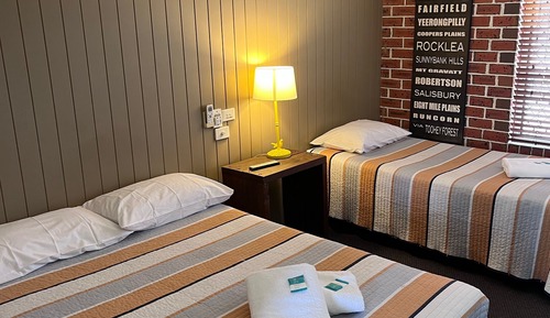 Habitación (1 Double & 1 Single)