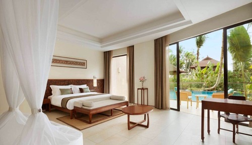 Habitación, 1 cama de matrimonio grande, vistas a la piscina