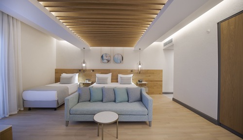 Superior Corner Room