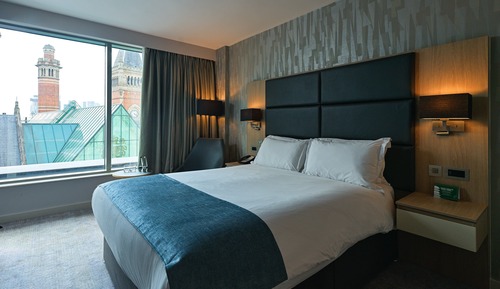 Suite, 1 cama de matrimonio grande con sofá cama, vistas a la ciudad