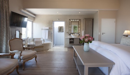 Luxury Pool Suite