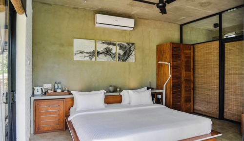 Ehela - Deluxe Room (10% off on food)