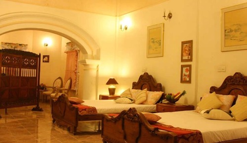 Deluxe Suite