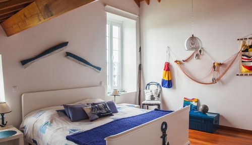 Habitación superior con 1 cama doble o 2 individuales, baño privado