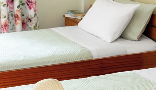 Habitación de diseño con 1 cama doble o 2 individuales, no fumadores, vistas a la ciudad