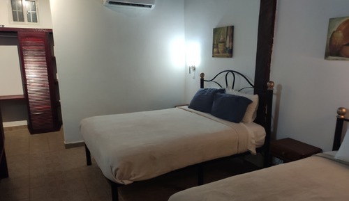 Habitación con 1 cama doble o 2 individuales