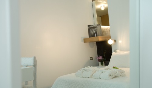 Modern Junior Art Suite