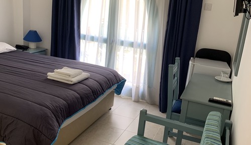 Habitación económica con 1 cama doble o 2 individuales