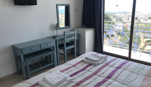 Habitación con 1 cama doble o 2 individuales, balcón, vistas al mar