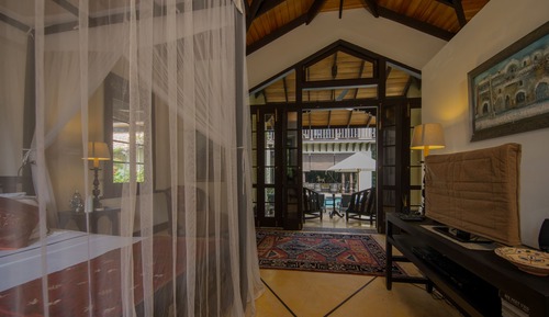 Habitación Deluxe doble, junto a la piscina