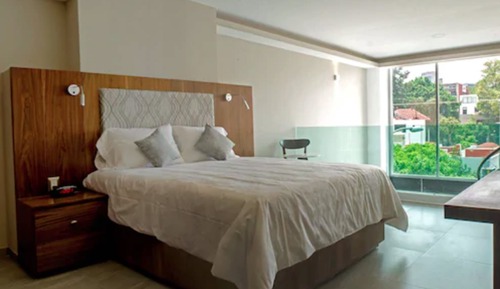 Suite, balcón