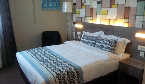 Habitación superior, 1 cama de matrimonio, vistas a la ciudad