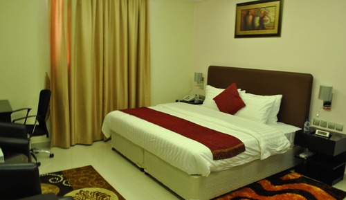 Habitación Deluxe doble de uso individual, 1 cama de matrimonio grande, vistas a la ciudad
