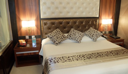 Jacuzzi Suite