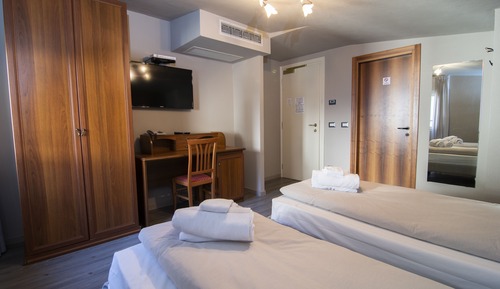Habitación clásica con 1 cama doble o 2 individuales