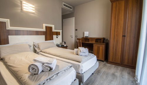 Habitación Confort con 1 cama doble o 2 individuales