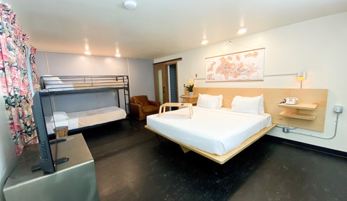 Habitación, varias camas