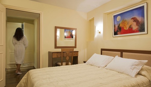 Habitación estándar con 1 cama doble o 2 individuales
