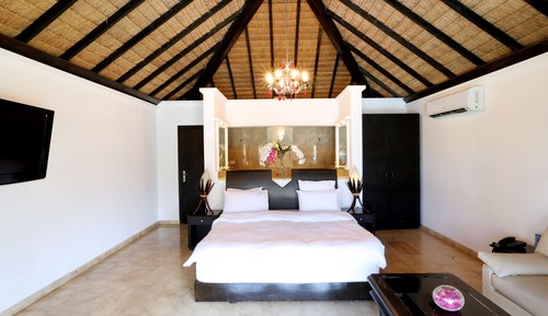 Bungalow Deluxe, piscina privada, vistas al jardín