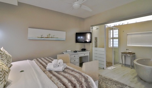 Courtyard Room