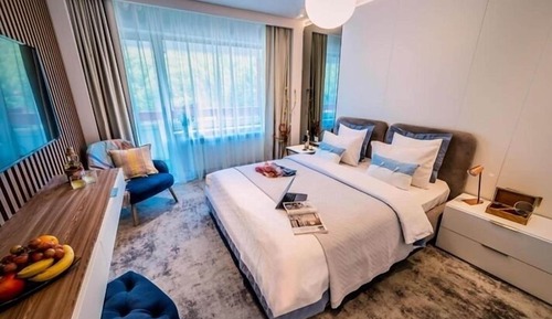 Refurbished Double Room With Balcony