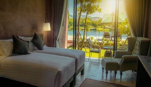 Deluxe River View Room