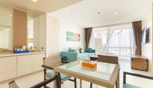  Beachfront Villa
