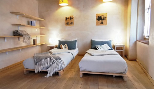 Habitación superior con 1 cama doble o 2 individuales