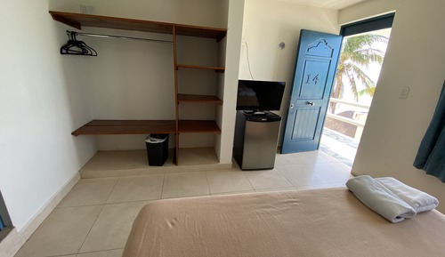 Basic Room One King zise Bed