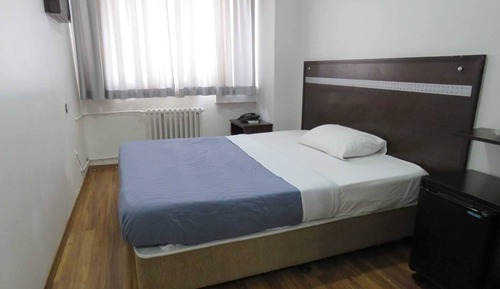 Habitación estándar con 1 cama doble o 2 individuales, 1 habitación
