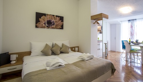 Estudio, balcón