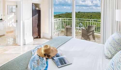 Suite junior, vistas parciales al mar