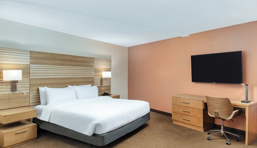 Suite, 1 cama de matrimonio grande, accesible para personas con discapacidad (Courtyard Access)