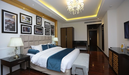 Suite ejecutiva, 1 cama doble con sofá cama, baño privado, vistas a la ciudad