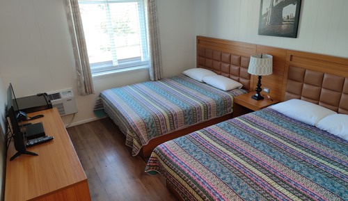 Habitación básica, 2 camas de matrimonio