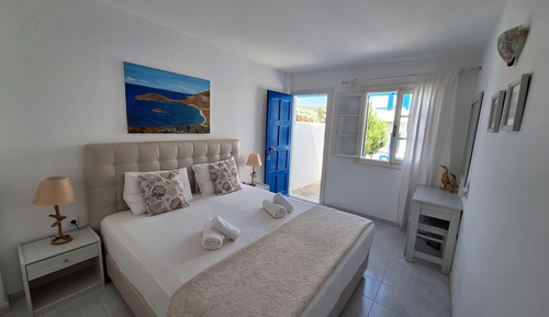 Habitación estándar con 1 cama doble o 2 individuales, vistas al jardín (Ground Floor)