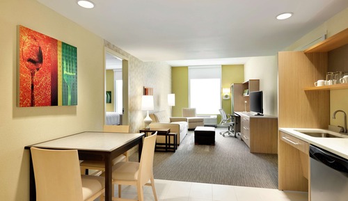 Suite, 2 camas dobles, accesible para personas con discapacidad, bañera (Mobility & Hearing)