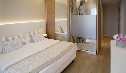 Habitación cuádruple Deluxe, mirando al mar