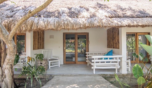 Habitación superior, vistas a la piscina