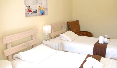 Habitación familiar, 2 habitaciones (Two Bedroom Suite with Garden View)