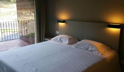 Habitación superior con 1 cama doble o 2 individuales