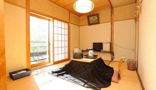 Japanese Traditional Room with Shared Bathroom for 1-3 Guests (Check-in from 15:00 to 22:00)