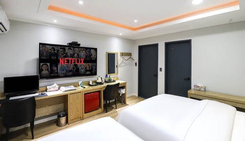 Habitación estándar con 2 camas individuales (Check-in at 7pm on Sat&Sun)