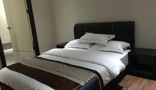 Habitación doble, sin ventanas