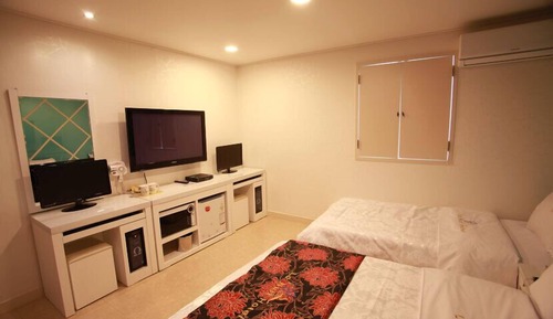 Suite (Twin Room)